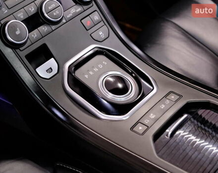 Білий Ленд Ровер Рендж Ровер Евок, об'ємом двигуна 2.2 л та пробігом 187 тис. км за 16900 $, фото 16 на Automoto.ua