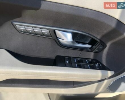 Белый Ленд Ровер Рендж Ровер Эвок, объемом двигателя 2 л и пробегом 245 тыс. км за 16300 $, фото 42 на Automoto.ua