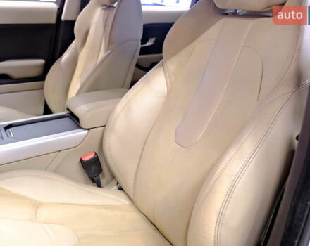 Білий Ленд Ровер Рендж Ровер Евок, об'ємом двигуна 2 л та пробігом 127 тис. км за 14900 $, фото 31 на Automoto.ua