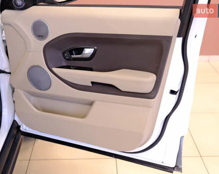 Білий Ленд Ровер Рендж Ровер Евок, об'ємом двигуна 2 л та пробігом 127 тис. км за 14900 $, фото 40 на Automoto.ua