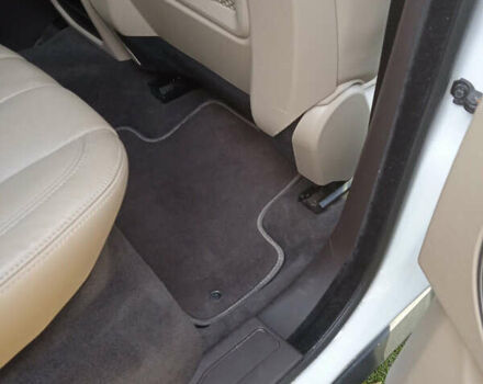 Білий Ленд Ровер Рендж Ровер Евок, об'ємом двигуна 2 л та пробігом 166 тис. км за 14500 $, фото 25 на Automoto.ua