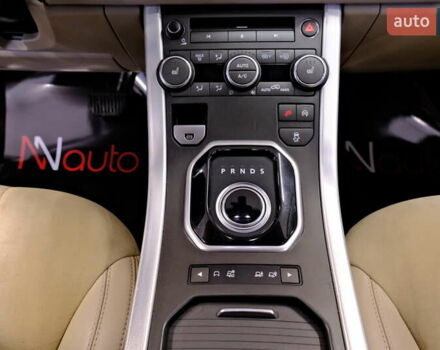 Білий Ленд Ровер Рендж Ровер Евок, об'ємом двигуна 2 л та пробігом 127 тис. км за 14900 $, фото 16 на Automoto.ua