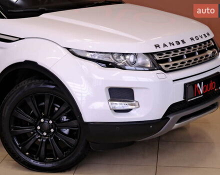 Білий Ленд Ровер Рендж Ровер Евок, об'ємом двигуна 2.2 л та пробігом 187 тис. км за 16900 $, фото 6 на Automoto.ua