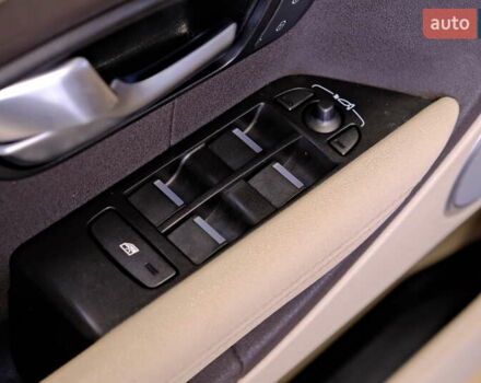 Білий Ленд Ровер Рендж Ровер Евок, об'ємом двигуна 2 л та пробігом 127 тис. км за 14900 $, фото 24 на Automoto.ua