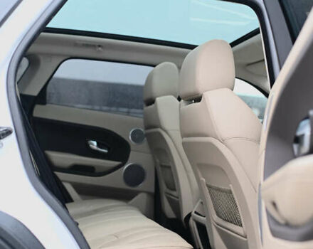 Білий Ленд Ровер Рендж Ровер Евок, об'ємом двигуна 2.2 л та пробігом 110 тис. км за 21000 $, фото 52 на Automoto.ua