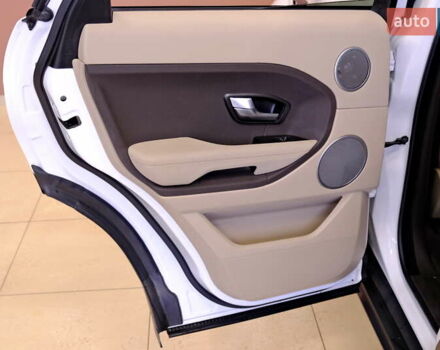 Білий Ленд Ровер Рендж Ровер Евок, об'ємом двигуна 2 л та пробігом 127 тис. км за 14900 $, фото 32 на Automoto.ua