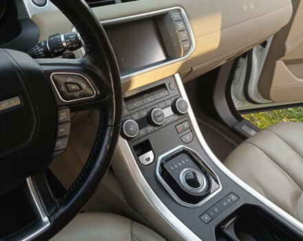 Білий Ленд Ровер Рендж Ровер Евок, об'ємом двигуна 2 л та пробігом 166 тис. км за 14500 $, фото 30 на Automoto.ua