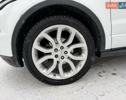 Білий Ленд Ровер Рендж Ровер Евок, об'ємом двигуна 0 л та пробігом 133 тис. км за 19999 $, фото 6 на Automoto.ua