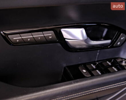 Білий Ленд Ровер Рендж Ровер Евок, об'ємом двигуна 2.2 л та пробігом 187 тис. км за 16900 $, фото 26 на Automoto.ua