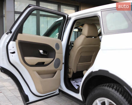 Білий Ленд Ровер Рендж Ровер Евок, об'ємом двигуна 2.18 л та пробігом 108 тис. км за 18999 $, фото 92 на Automoto.ua