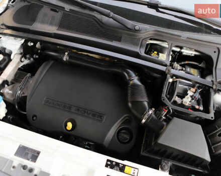 Білий Ленд Ровер Рендж Ровер Евок, об'ємом двигуна 2.18 л та пробігом 108 тис. км за 18999 $, фото 109 на Automoto.ua