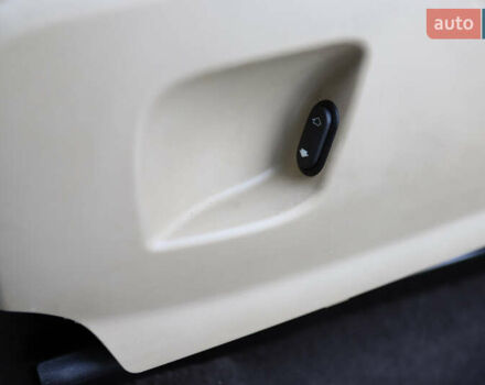 Белый Ленд Ровер Рендж Ровер Эвок, объемом двигателя 2.18 л и пробегом 108 тыс. км за 18999 $, фото 70 на Automoto.ua