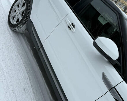 Білий Ленд Ровер Рендж Ровер Евок, об'ємом двигуна 2 л та пробігом 149 тис. км за 17500 $, фото 18 на Automoto.ua