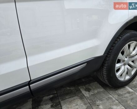 Білий Ленд Ровер Рендж Ровер Евок, об'ємом двигуна 2 л та пробігом 120 тис. км за 14600 $, фото 56 на Automoto.ua