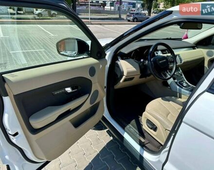 Білий Ленд Ровер Рендж Ровер Евок, об'ємом двигуна 2 л та пробігом 130 тис. км за 18000 $, фото 19 на Automoto.ua