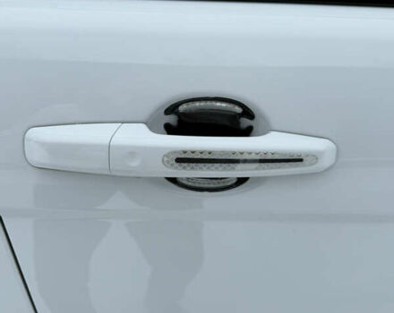 Білий Ленд Ровер Рендж Ровер Евок, об'ємом двигуна 2 л та пробігом 149 тис. км за 17500 $, фото 19 на Automoto.ua