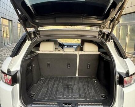 Білий Ленд Ровер Рендж Ровер Евок, об'ємом двигуна 2 л та пробігом 150 тис. км за 17500 $, фото 14 на Automoto.ua