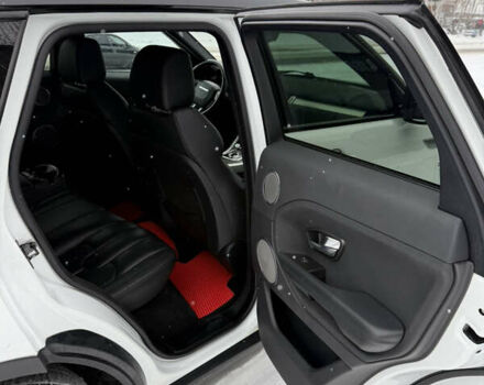 Білий Ленд Ровер Рендж Ровер Евок, об'ємом двигуна 2 л та пробігом 149 тис. км за 17500 $, фото 35 на Automoto.ua