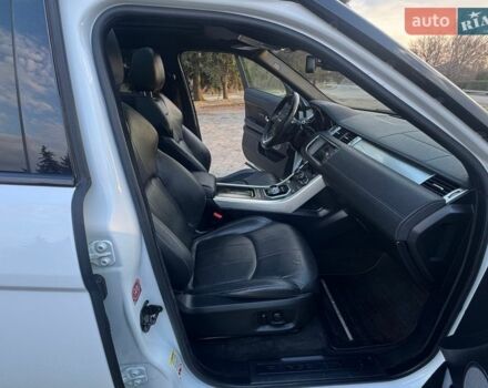 Білий Ленд Ровер Рендж Ровер Евок, об'ємом двигуна 2 л та пробігом 234 тис. км за 15300 $, фото 38 на Automoto.ua