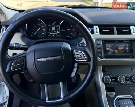 Белый Ленд Ровер Рендж Ровер Эвок, объемом двигателя 2.18 л и пробегом 126 тыс. км за 27000 $, фото 9 на Automoto.ua