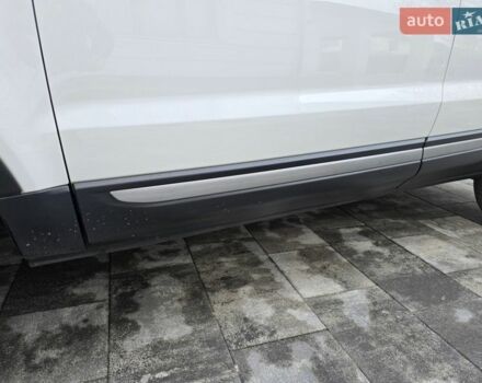 Білий Ленд Ровер Рендж Ровер Евок, об'ємом двигуна 2 л та пробігом 120 тис. км за 14600 $, фото 55 на Automoto.ua