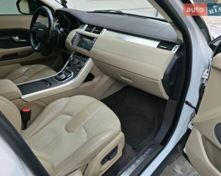 Білий Ленд Ровер Рендж Ровер Евок, об'ємом двигуна 2 л та пробігом 120 тис. км за 14600 $, фото 36 на Automoto.ua