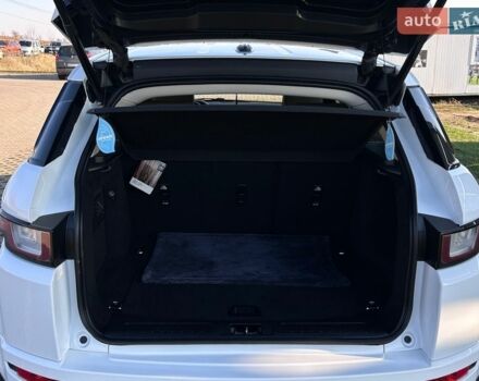 Белый Ленд Ровер Рендж Ровер Эвок, объемом двигателя 2.18 л и пробегом 126 тыс. км за 27000 $, фото 13 на Automoto.ua