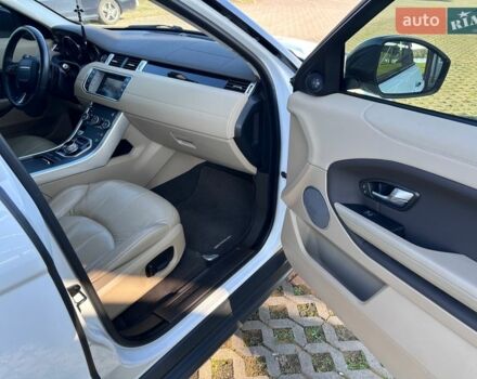 Белый Ленд Ровер Рендж Ровер Эвок, объемом двигателя 2.18 л и пробегом 126 тыс. км за 27000 $, фото 15 на Automoto.ua