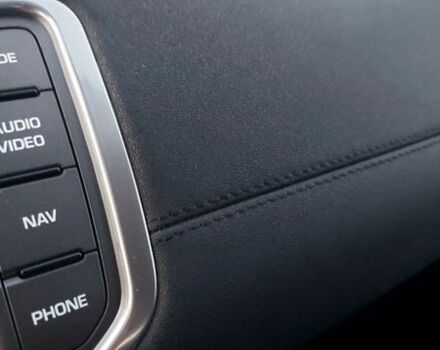 Белый Ленд Ровер Рендж Ровер Эвок, объемом двигателя 2.18 л и пробегом 197 тыс. км за 18300 $, фото 51 на Automoto.ua