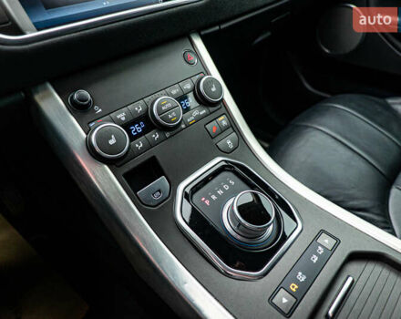 Білий Ленд Ровер Рендж Ровер Евок, об'ємом двигуна 2.2 л та пробігом 75 тис. км за 23663 $, фото 15 на Automoto.ua