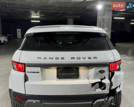 Белый Ленд Ровер Рендж Ровер Эвок, объемом двигателя 2 л и пробегом 188 тыс. км за 12200 $, фото 5 на Automoto.ua