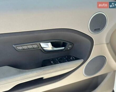 Білий Ленд Ровер Рендж Ровер Евок, об'ємом двигуна 2 л та пробігом 200 тис. км за 11300 $, фото 6 на Automoto.ua