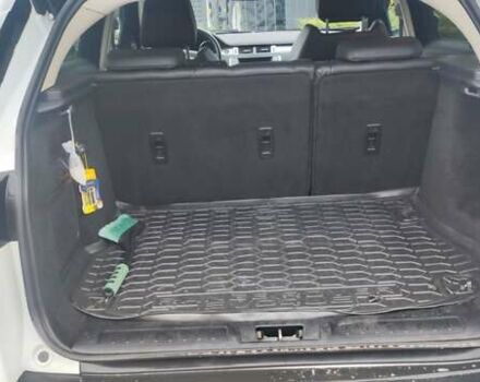 Білий Ленд Ровер Рендж Ровер Евок, об'ємом двигуна 2.18 л та пробігом 149 тис. км за 22550 $, фото 6 на Automoto.ua