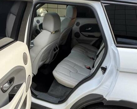 Білий Ленд Ровер Рендж Ровер Евок, об'ємом двигуна 2 л та пробігом 150 тис. км за 17500 $, фото 12 на Automoto.ua