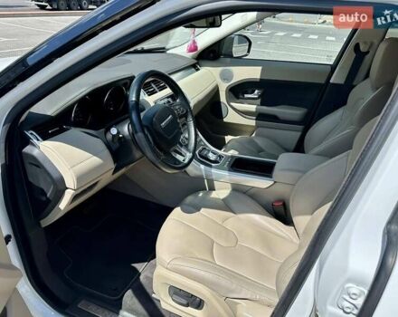 Білий Ленд Ровер Рендж Ровер Евок, об'ємом двигуна 2 л та пробігом 130 тис. км за 18000 $, фото 21 на Automoto.ua