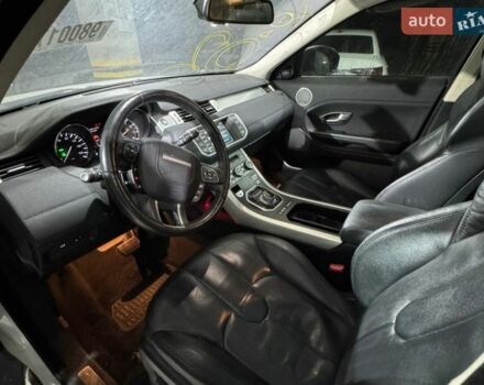 Белый Ленд Ровер Рендж Ровер Эвок, объемом двигателя 2 л и пробегом 188 тыс. км за 12200 $, фото 2 на Automoto.ua