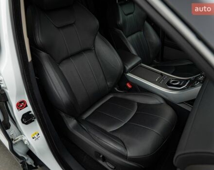 Белый Ленд Ровер Рендж Ровер Эвок, объемом двигателя 2.2 л и пробегом 113 тыс. км за 20724 $, фото 19 на Automoto.ua