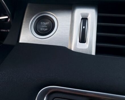 Белый Ленд Ровер Рендж Ровер Эвок, объемом двигателя 2.18 л и пробегом 197 тыс. км за 18300 $, фото 47 на Automoto.ua