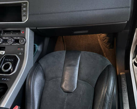 Білий Ленд Ровер Рендж Ровер Евок, об'ємом двигуна 2 л та пробігом 239 тис. км за 16000 $, фото 26 на Automoto.ua