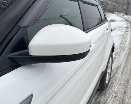 Білий Ленд Ровер Рендж Ровер Евок, об'ємом двигуна 2 л та пробігом 239 тис. км за 16000 $, фото 4 на Automoto.ua