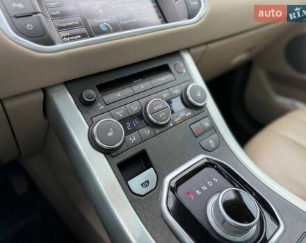 Белый Ленд Ровер Рендж Ровер Эвок, объемом двигателя 2 л и пробегом 133 тыс. км за 19800 $, фото 14 на Automoto.ua