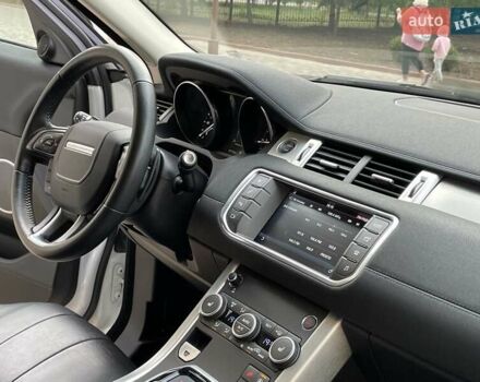 Білий Ленд Ровер Рендж Ровер Евок, об'ємом двигуна 2.18 л та пробігом 60 тис. км за 29700 $, фото 5 на Automoto.ua