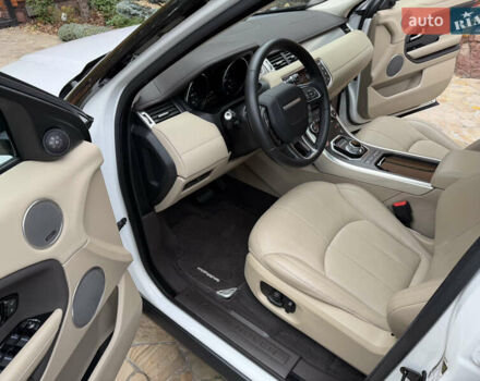 Белый Ленд Ровер Рендж Ровер Эвок, объемом двигателя 2 л и пробегом 56 тыс. км за 21300 $, фото 18 на Automoto.ua