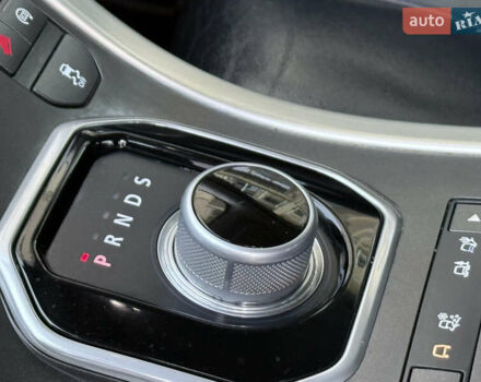 Білий Ленд Ровер Рендж Ровер Евок, об'ємом двигуна 2.18 л та пробігом 185 тис. км за 21000 $, фото 95 на Automoto.ua