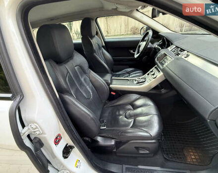 Білий Ленд Ровер Рендж Ровер Евок, об'ємом двигуна 2.18 л та пробігом 185 тис. км за 21000 $, фото 105 на Automoto.ua