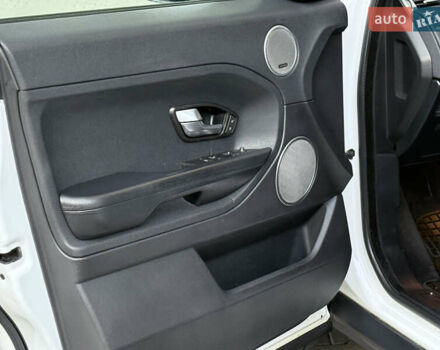 Білий Ленд Ровер Рендж Ровер Евок, об'ємом двигуна 2.18 л та пробігом 185 тис. км за 21000 $, фото 73 на Automoto.ua