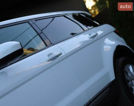 Білий Ленд Ровер Рендж Ровер Евок, об'ємом двигуна 2.2 л та пробігом 94 тис. км за 23899 $, фото 12 на Automoto.ua