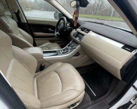 Белый Ленд Ровер Рендж Ровер Эвок, объемом двигателя 2 л и пробегом 220 тыс. км за 18500 $, фото 7 на Automoto.ua