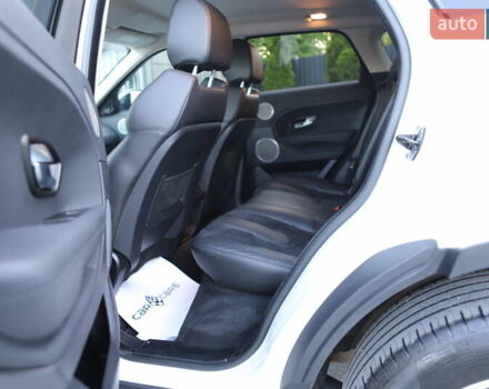 Білий Ленд Ровер Рендж Ровер Евок, об'ємом двигуна 2.2 л та пробігом 94 тис. км за 23899 $, фото 88 на Automoto.ua