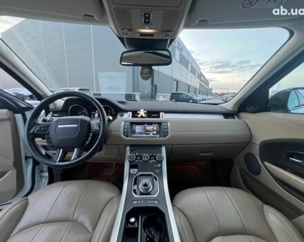 Белый Ленд Ровер Рендж Ровер Эвок, объемом двигателя 2 л и пробегом 68 тыс. км за 23490 $, фото 29 на Automoto.ua